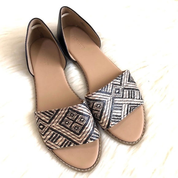 Old Navy Shoes - NWOT!! Old Navy Raffia Peep Toe Sandal Flats